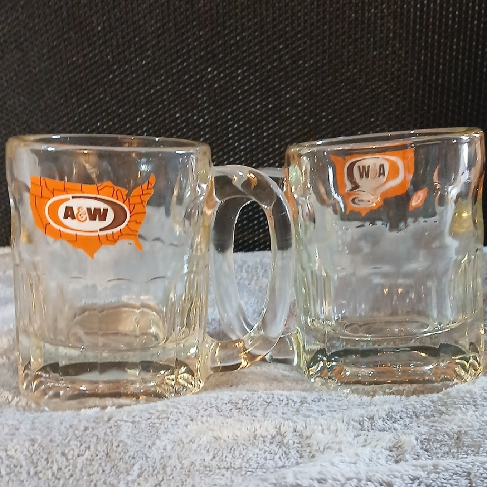 Vintage A & W Root Beer Clear Glass Mugs - Set of 2 - Picture 2 of 8